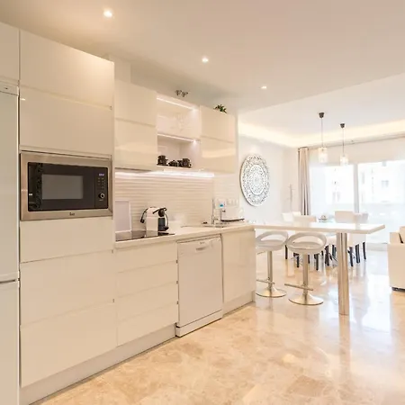 Apartment Saturnodream-4 Min To The Beach-seasonal Pool Torremolinos